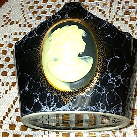 unkown Other - Cameo Stoneware Basket